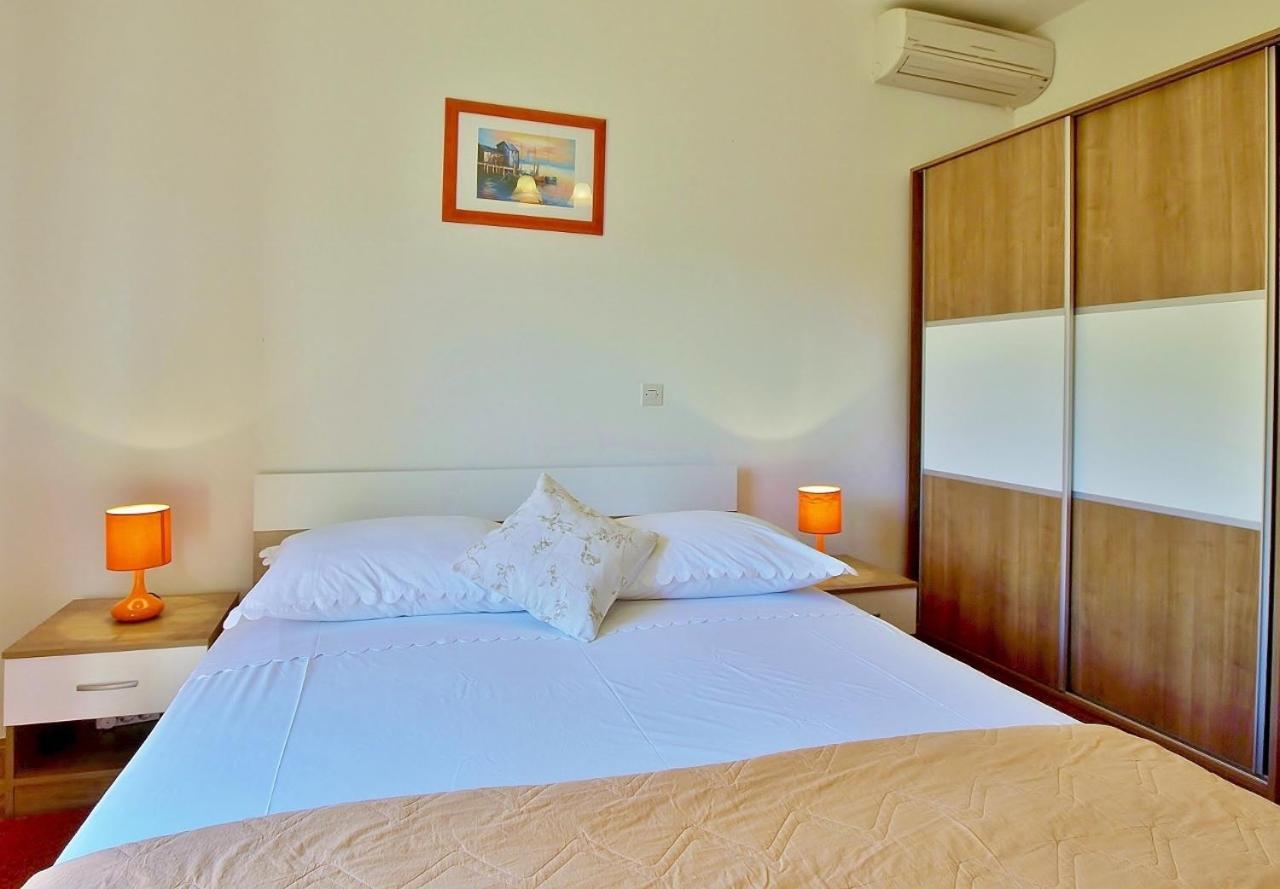 Apartments By The Sea Supetarska Draga - Donja, Rab - 4954 Pokój zdjęcie